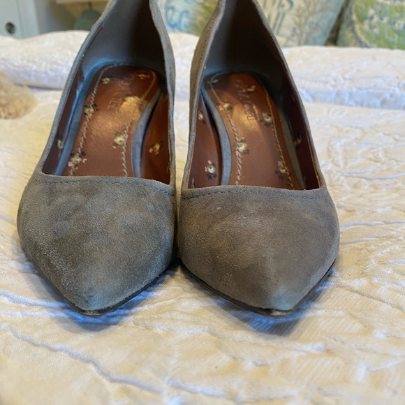 COACH Gray Suede Pumps, Size 9. - Picture 4 of 10